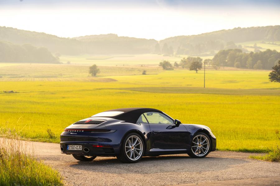  Porsche 911 Carrera Cabriolet (992) 2019 года  (WW) (фото 14 из 62)
